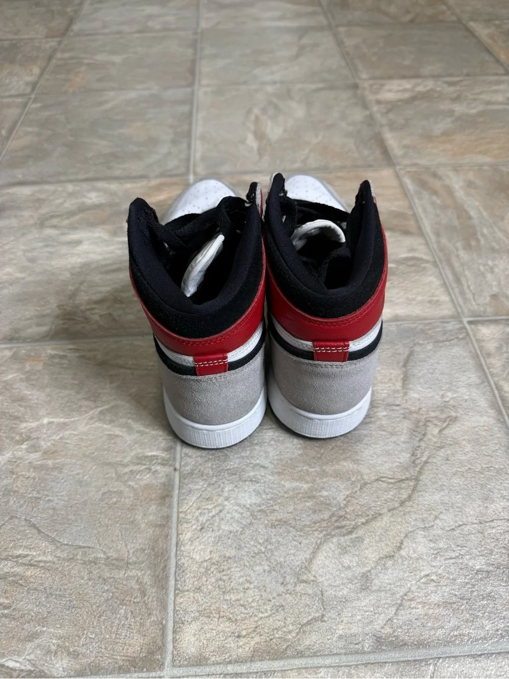Air Jordan 1 Hi OG Smoke Gray GS Shoe Size 7Y Gray Preowned